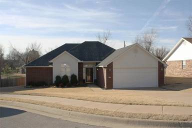 Main picture of 2736 Jean St