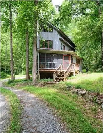 Main picture of 978 Broad Axe Rd