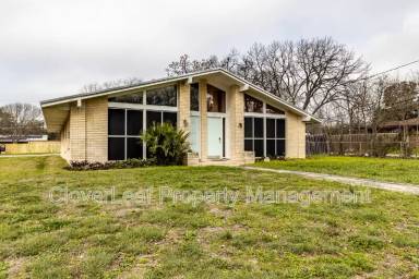 Main picture of 319 Gaiety Ln