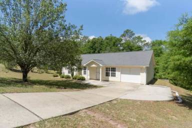 Main picture of 303 Lakeview Dr