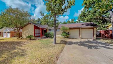 Main picture of 1118 Neal Pickett Dr