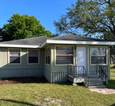 Main picture of 4060 Ruby St