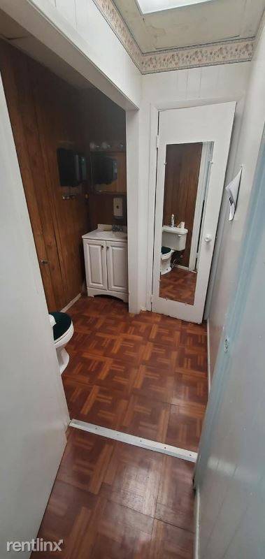 Main picture of 130 Conklin Ave
