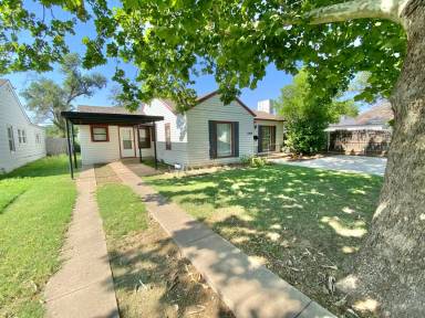 Main picture of 2429 26th St