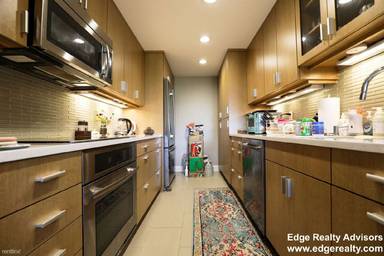 Main picture of 492 Beacon St