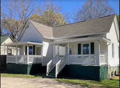 Main picture of 12 College St