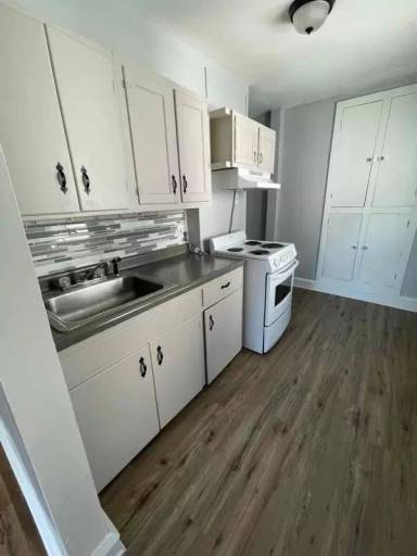 Main picture of 153 Main St