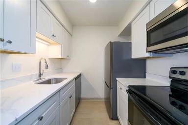 Main picture of 10900 Oak Forest Parkway Dr