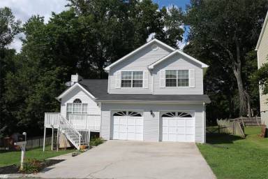 Main picture of 1340 Woodridge Dr