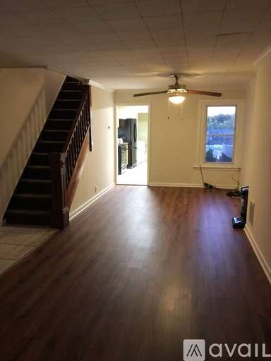 Main picture of 519 W Greenleaf St