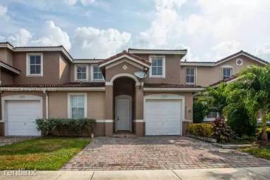 Main picture of 27245 SW 138th Ct