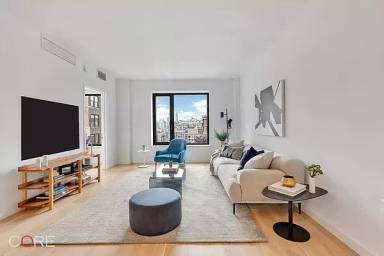 Main picture of 213 W 29th St