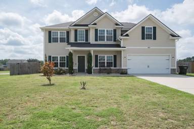 Main picture of 418 Huntington Dr NE