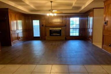 Main picture of 131 Larchbrook Dr