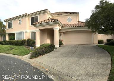 Main picture of 992 S Beach Dr