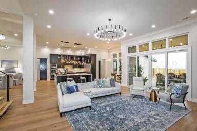 Main picture of 9405 Rockridge Pkwy