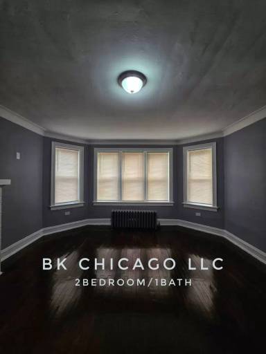 Main picture of 7914 S Blackstone Ave