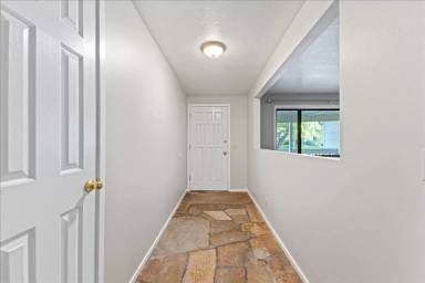 Main picture of 5912 N Collister Dr