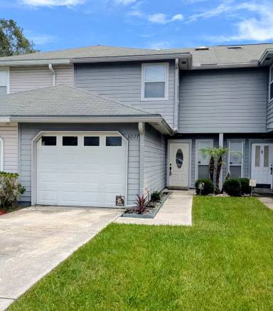 Main picture of 3027 Candlewyck Ln E