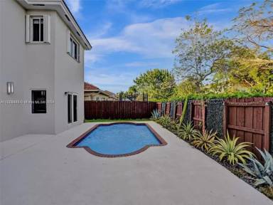 Main picture of 14301 SW 130th Ave
