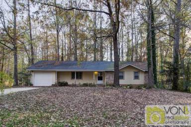 Main picture of 2831 Tiffany Dr SW