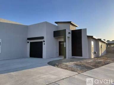 Main picture of 809 HC Gilbert Minjares Dr