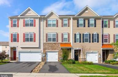 Main picture of 203 Kinsale Ln