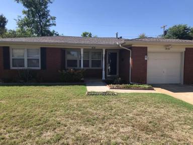 Main picture of 2636 Manchester Dr