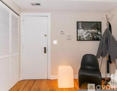 Main picture of 622-26 W Roscoe St