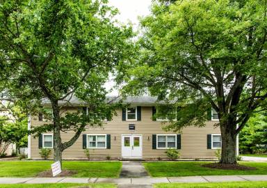 Main picture of 125 S Park Ridge Rd