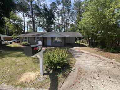 Main picture of 2425 Amsterdam Dr