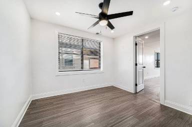 Main picture of 2733 Campbell St