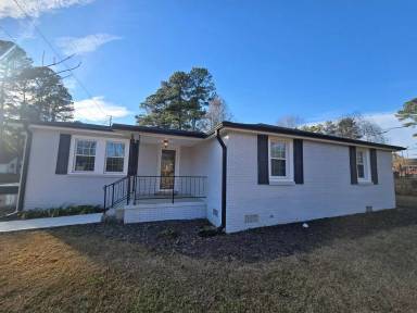 Main picture of 116 Lakewood Dr