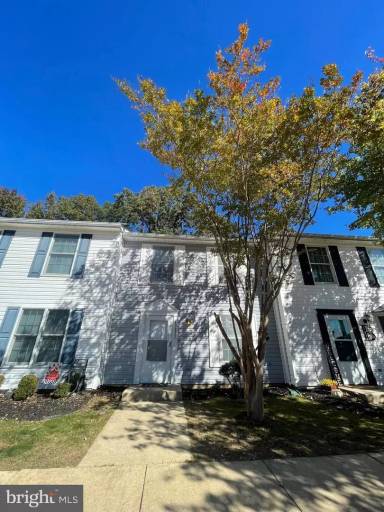 Main picture of 45832 Wolftrap Way
