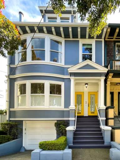 Main picture of 219 Lake St