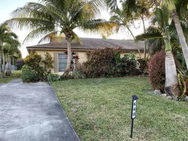 Main picture of 668 98th Ave N