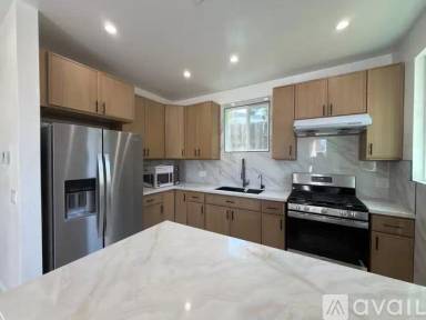 Main picture of 5337 Saxon St