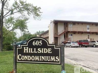 Main picture of 605 N Wolf Rd