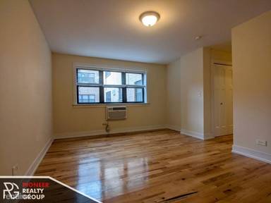 Main picture of 555 W Arlington Apartments