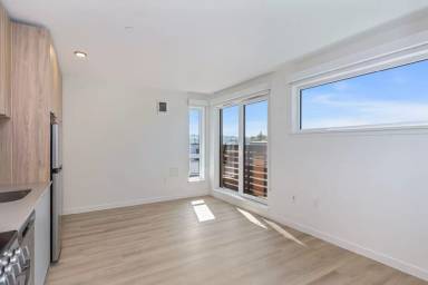 Main picture of 4015 Stone Way N