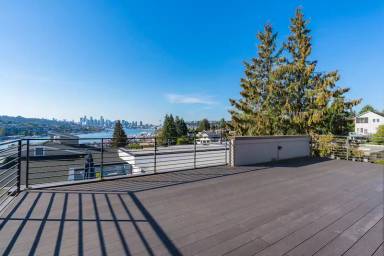 Main picture of 3942 1st Ave NE