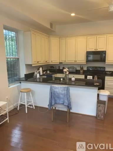 Main picture of 1535 6th St NW