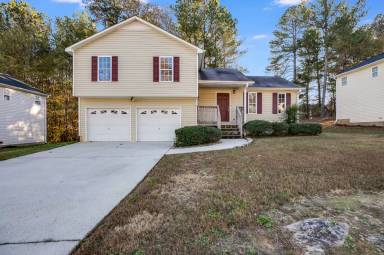 Main picture of 380 River Trace Dr