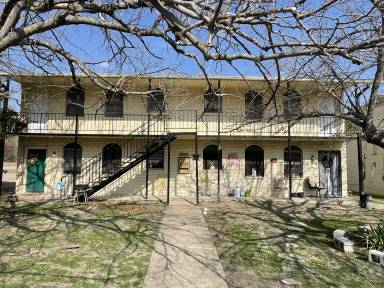 Main picture of 101 E Cardinal Ln