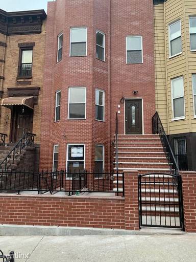 Main picture of 325 45th St