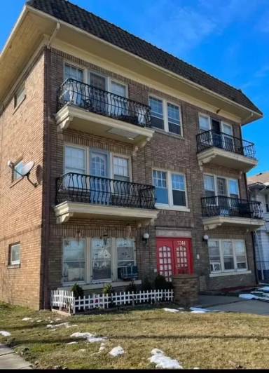Main picture of 3344 W 110th St
