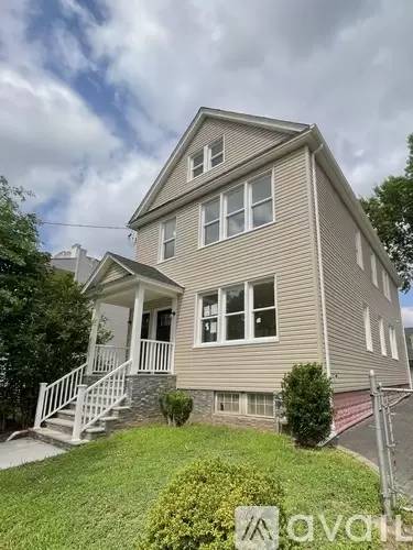 Main picture of 108 W Price St