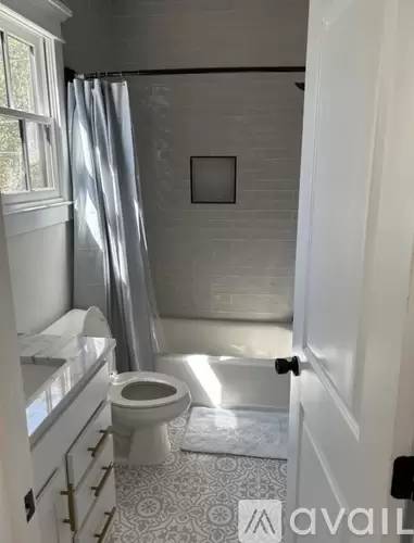 Main picture of 1909 Howard St
