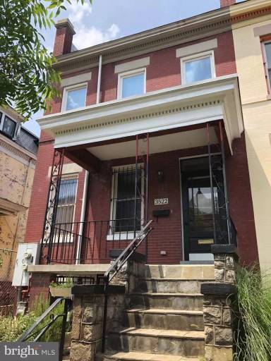 Main picture of 3522 10th St NW