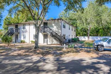 Main picture of 49 College Dr